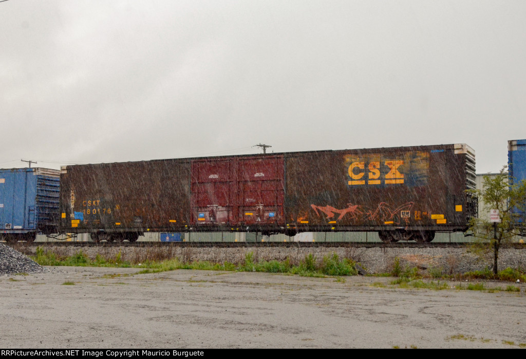 CSX Box Car